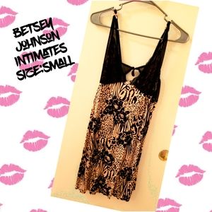 ADORABLE & SEXY "Betsey Johnson" Nightie
